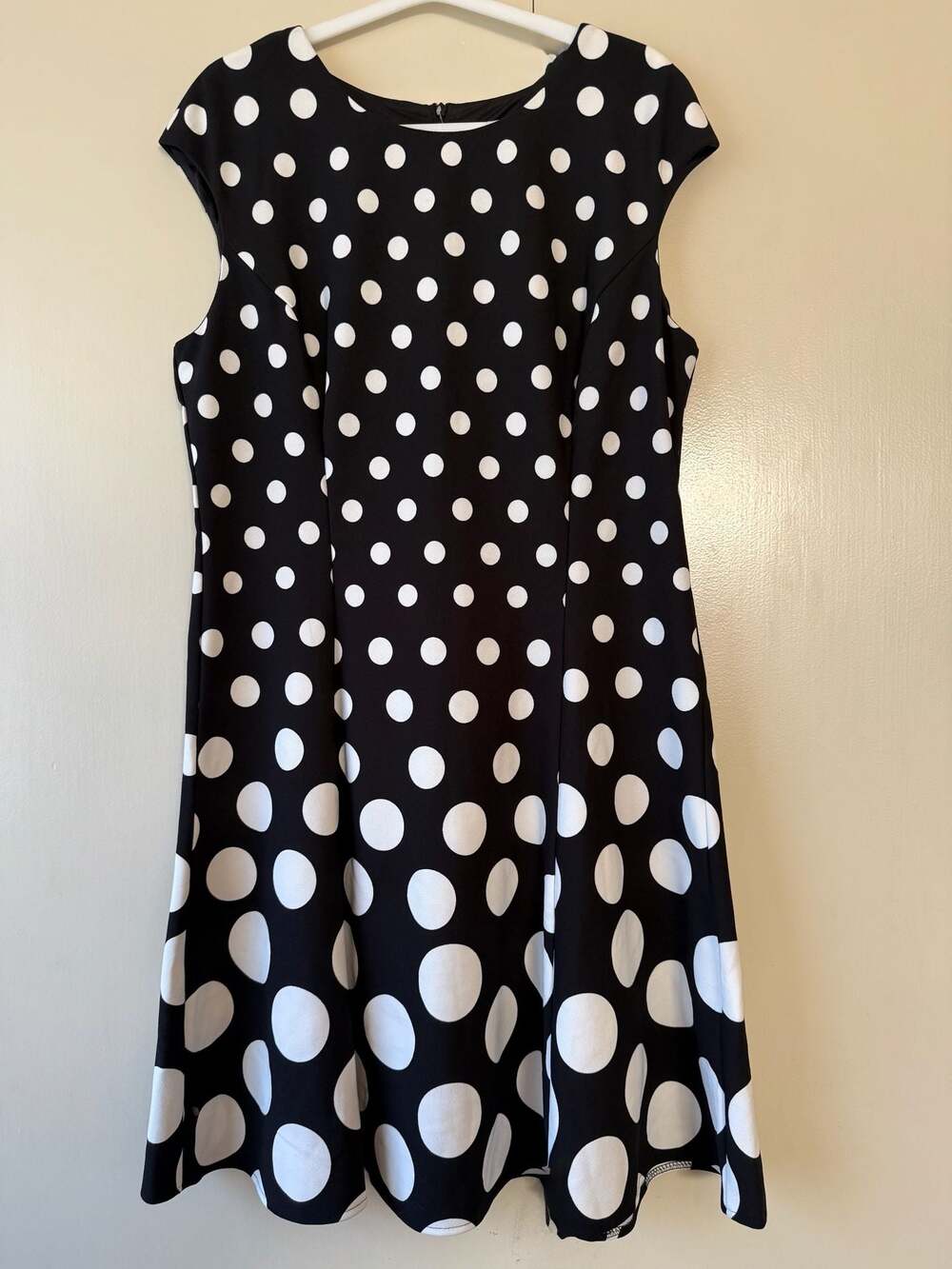 London Times Petite Black and White Polka Dot Cap Sleeve Fit and Flare Dress 14P